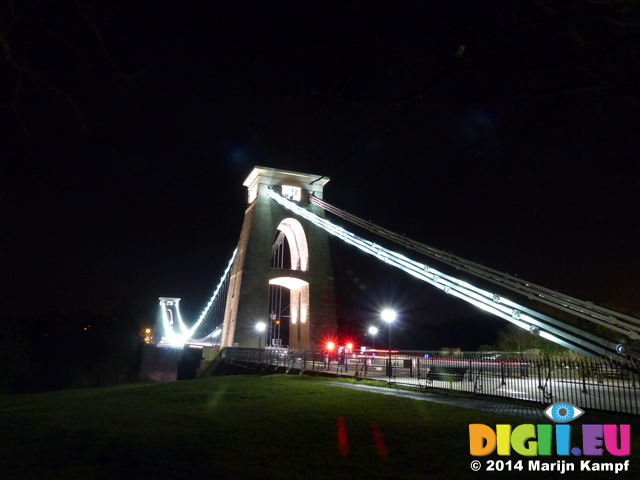 LZ00427 Clifton suspension bridge at night